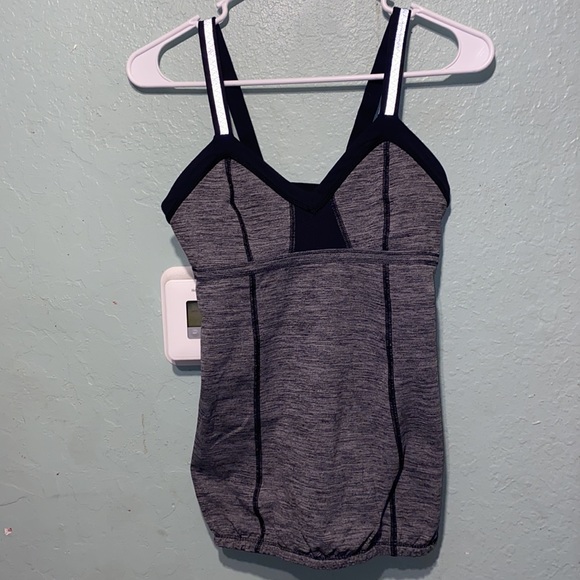 Lululemon - Picture 6 of 9